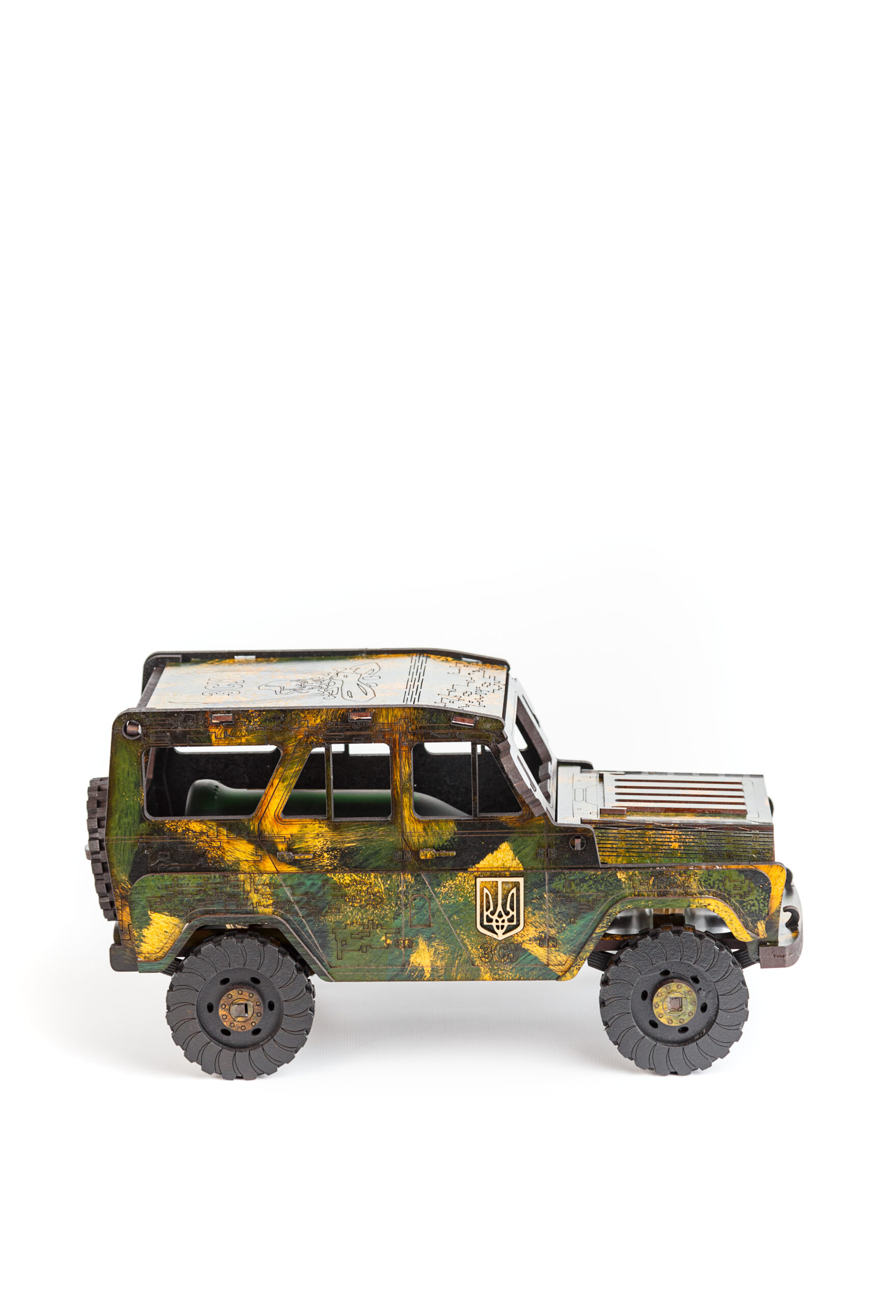 Подарунковий міні-бар Військова машина