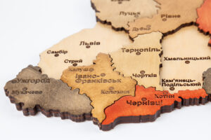 Дерев'яна 3Д карта України 70*50см